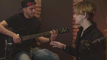 流行乐队演奏痛苦之歌[4K免费商用]