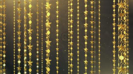 悬挂的金色星星[]