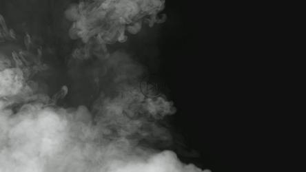 白烟在黑暗中升起[]