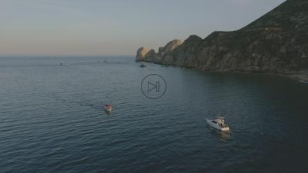 在群岛周围海域航行的船只[免费商用]