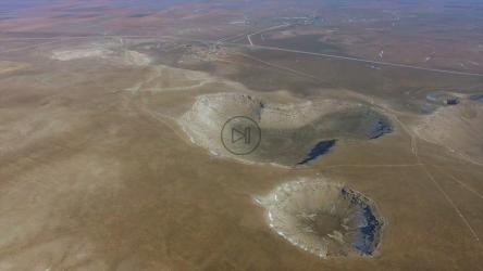 地球上的陨石坑；s曲面[4K]