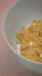 慢慢旋转一碗玉米片麦片[免费商用竖屏]