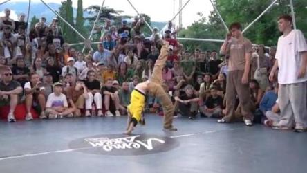 [Adobe全家桶].由微博vposy大神制作.分SP版和大师版.2017年-2023年.（大家都认为他是Adobe官方的宣传人员）