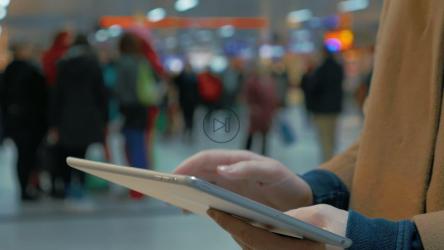 在平板电脑上预订火车票[4K]