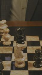 豪华棋盘上的国际象棋游戏[免费商用竖屏]