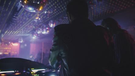 两个DJ'；It’他在夜店混音[4K免费商用]