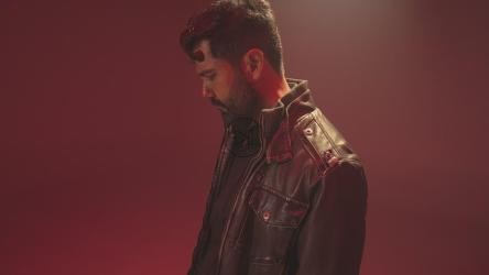 有角戏服男子[免费商用]