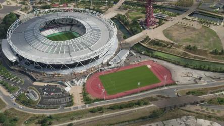 足球场航拍[免费商用]