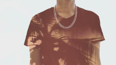 一个人和棕榈树的轮廓[免费商用]