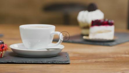 咖啡馆里的茶和蛋糕[]