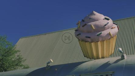 冰淇淋车上的冰淇淋造型[免费商用]