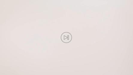 红色浆果和蓝莓落在牛奶盘上会引起飞溅[免费商用]