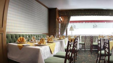 古典风格的餐厅[免费商用]