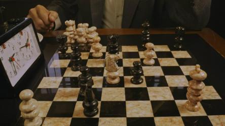 在优雅的大理石板上下棋[免费商用]