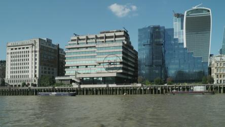 London from a boat on the River Thames[免费商用]