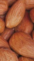 堆积的杏仁旋转详细视图[免费商用竖屏]