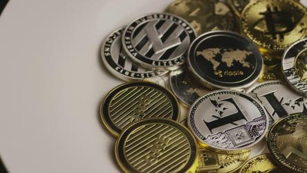 加密货币硬币的组合[]