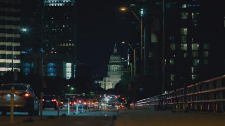 大城市主干道的夜间运动[免费商用]