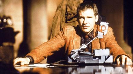5分钟看完1982年科幻经典《银翼杀手》复制人追杀复制人的故事