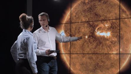 科学正在讨论日食[4K]