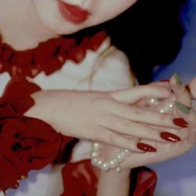 【经典】换了手舞更美的句子（你人美舞更美的句子）