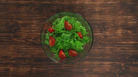 手工搅拌生菜沙拉[4K免费商用]