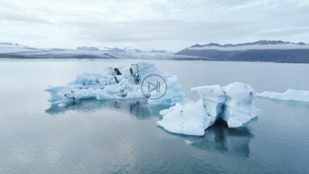 北极冰川浮冰鸟瞰图[]