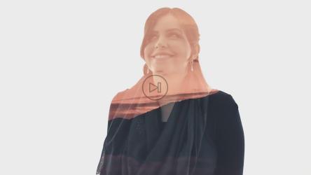 一个女人和一座山的肖像[免费商用]