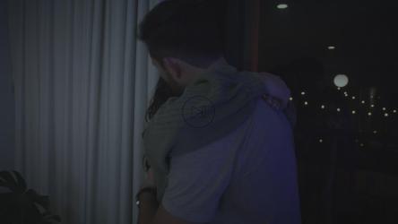 恩爱夫妻深情拥抱[免费商用]