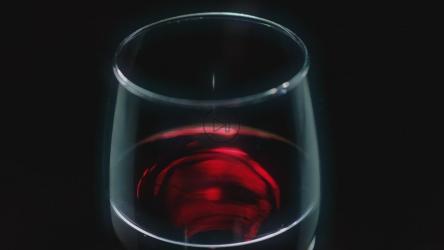 黑底红葡萄酒酒杯[免费商用]