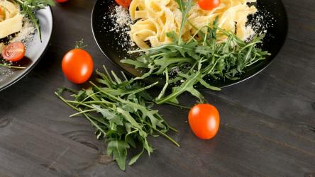 意大利面和蔬菜[4K]