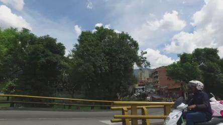 驾车穿越城市[免费商用]