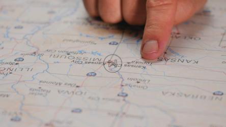 在地图上指向美国领土上的一条线[免费商用]