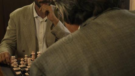 两个人下棋的势均力敌[免费商用]