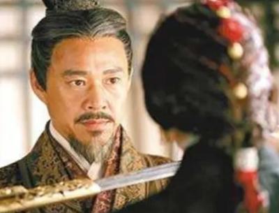 四世三公的袁绍败给曹操，真相是什么?