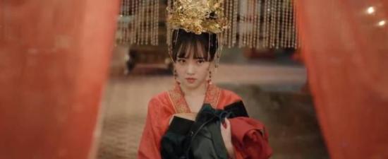 《进击的皇后》_第1集_分集剧情