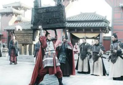 秦武王：举鼎而亡的真相与争议
