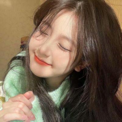 【哲理】一条溪流顺着山势流向远方的句子（一条河一条路的句子）