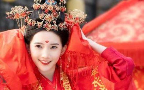 《夫人，大可不必》_第1集_分集剧情