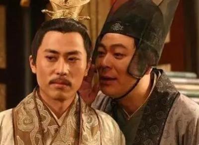 古代皇帝的权力下放与宦官的威胁