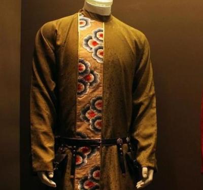 胡服的引入者：华夏文明与草原文化的交融