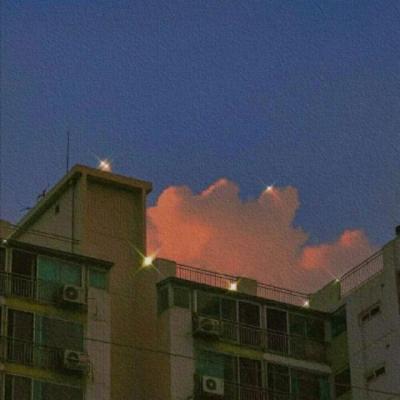 【爱情】朋友分手酒吧文案微信朋友圈（分手朋友圈简短文案）