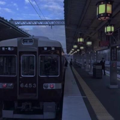 【正能量】正能量歌词摘抄背后故事（有什么正能量的歌词）