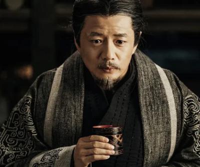 吕不韦的权力游戏：为何未废嬴政自登帝位？