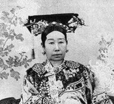 慈禧死后的亵渎:孙殿英挖坟与尸身之谜