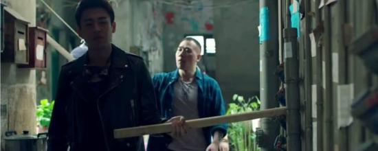 《阳光之下》_第1集_分集剧情