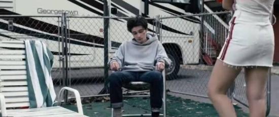 《韦恩》_第3集_分集剧情