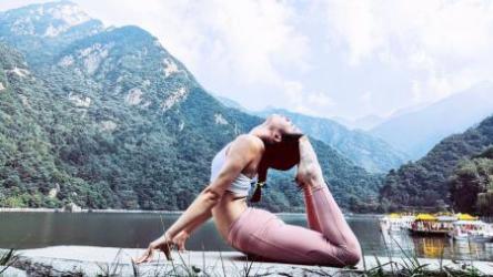 《阿斯汤加瑜伽系列视频课程》[ali]