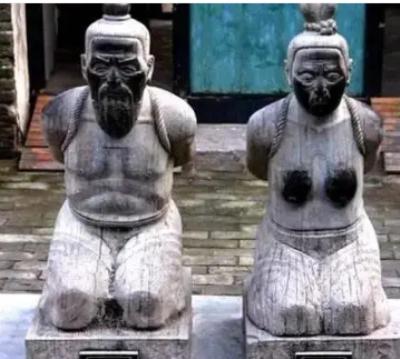 秦桧夫妇跪像的历史探秘