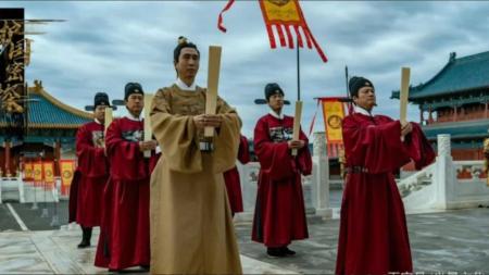 《护国密探》明末京城庆王爷密谋造反双方进行了斗智斗勇的故事。
